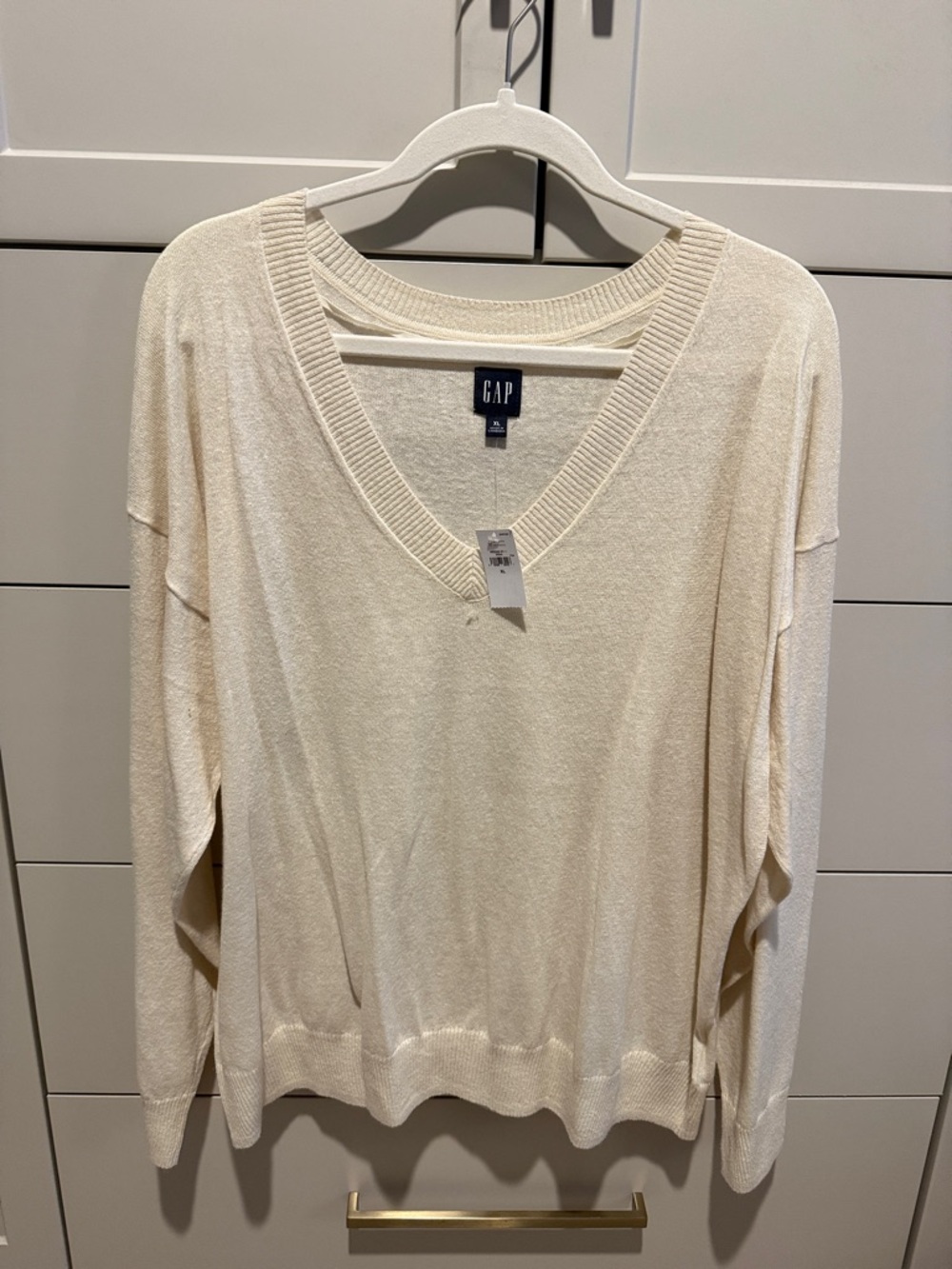 GAP Off-White V-Neck Lightweight Pullover